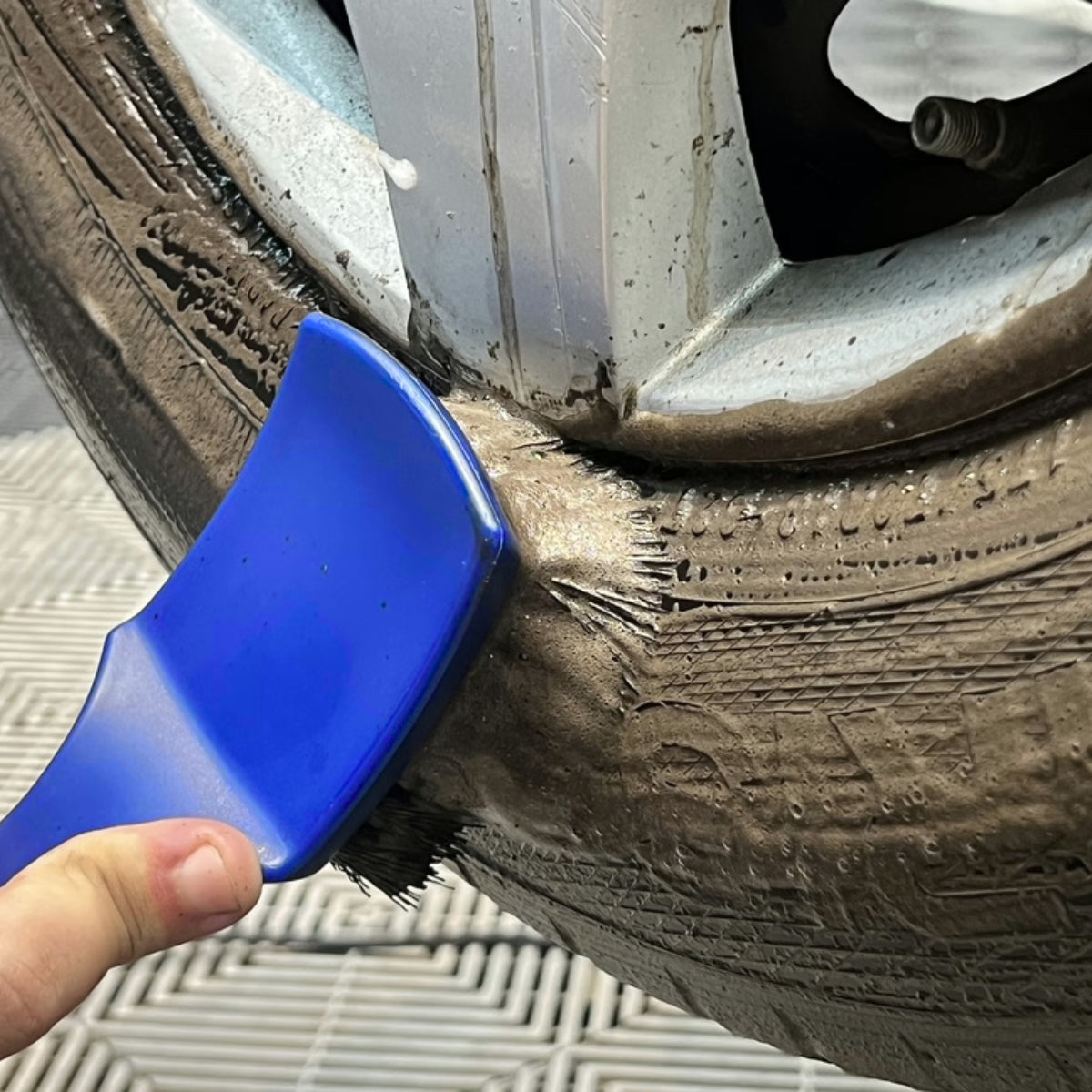 Escova Para Limpeza Higienização De Pneus Vonixx